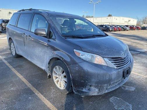 2016 Toyota Sienna LE