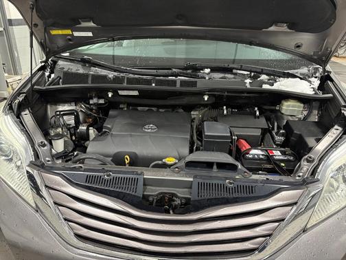 2016 Toyota Sienna LE