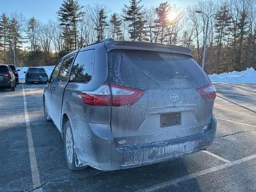 2016 Toyota Sienna LE