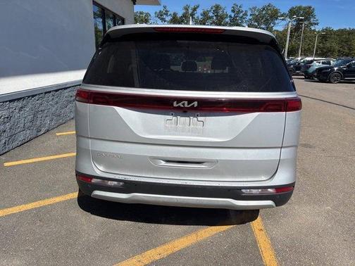 2023 Kia Carnival LX