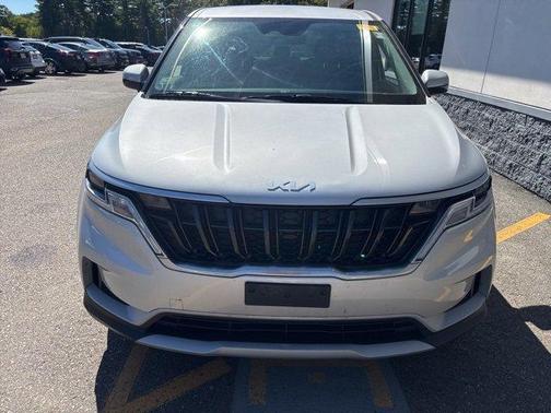 2023 Kia Carnival LX