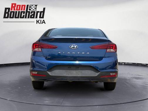 2019 Hyundai ELANTRA SE