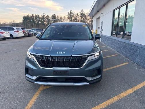 2023 Kia Carnival EX