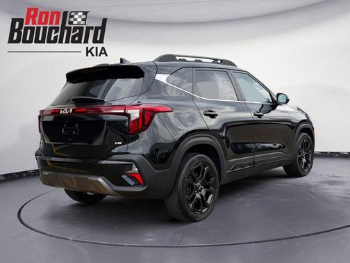 Black 2024 Kia Seltos X-Line