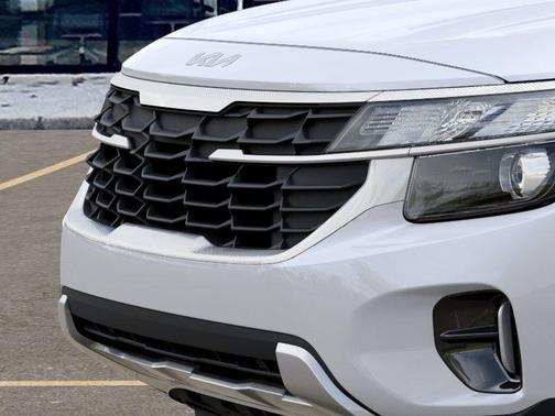 White 2026 Kia Seltos LX