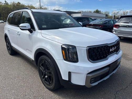 White 2023 Kia Telluride SX