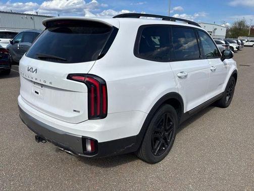 White 2023 Kia Telluride SX