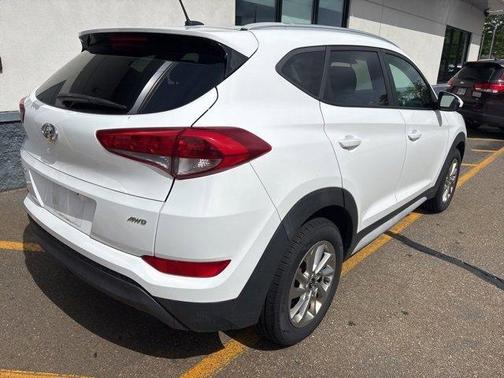 2017 Hyundai TUCSON SE
