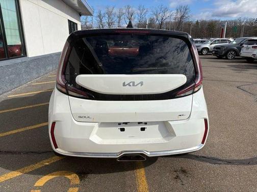 White 2023 Kia Soul GT-Line 2.0L