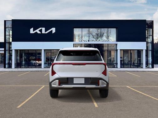 White 2027 Kia Seltos S