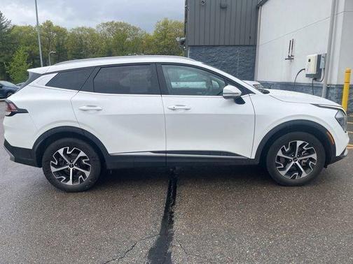 White 2023 Kia Sportage Hybrid EX