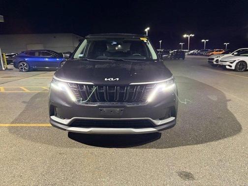 2022 Kia Carnival LX