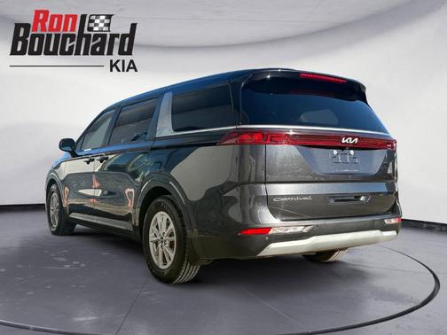 2022 Kia Carnival LX