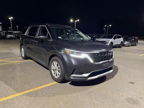 2022 Kia Carnival LX