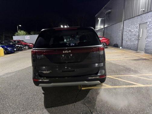 2022 Kia Carnival LX