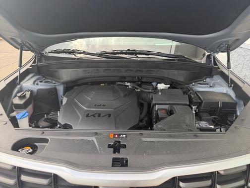 Silver 2023 Kia Telluride SX