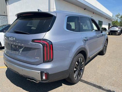Silver 2023 Kia Telluride SX