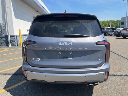 Silver 2023 Kia Telluride SX