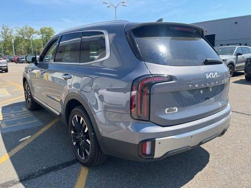 Silver 2023 Kia Telluride SX