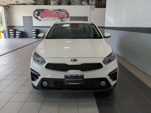 Photo 2 of 38 of 2019 Kia Forte LXS