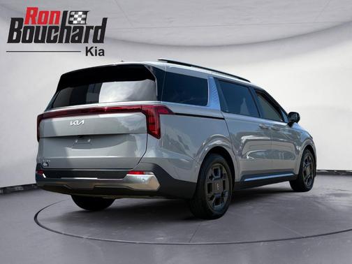 2025 Kia Carnival SX
