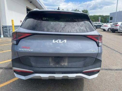 Silver 2024 Kia Sportage EX