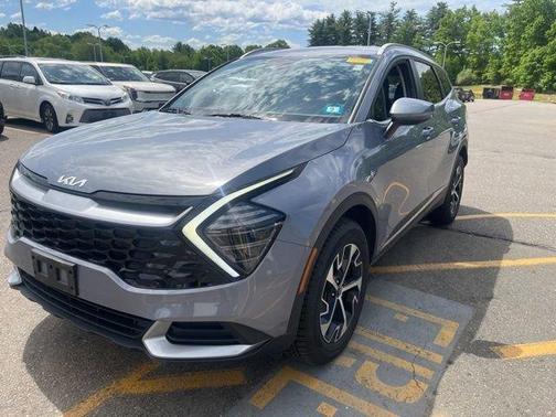 Silver 2024 Kia Sportage EX