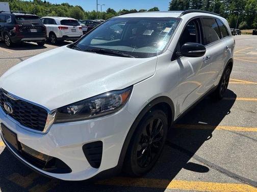 White 2020 Kia Sorento S V6