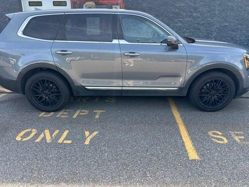 Silver 2021 Kia Telluride LX