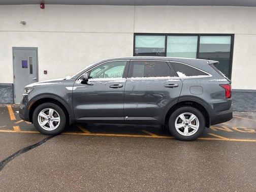 2022 Kia Sorento LX
