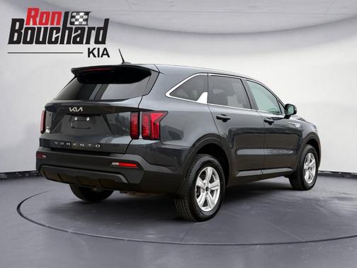 2022 Kia Sorento LX