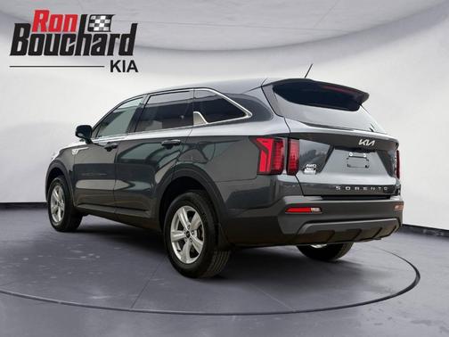 2022 Kia Sorento LX
