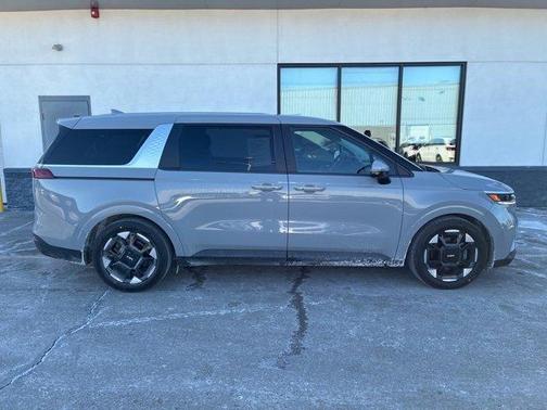 2023 Kia Carnival EX