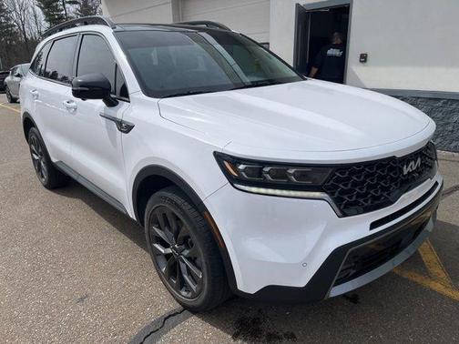 White 2023 Kia Sorento X-Line SX Prestige