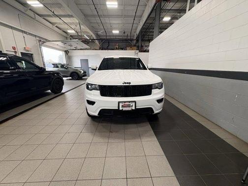 2017 Jeep Grand Cherokee Altitude