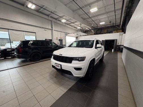 2017 Jeep Grand Cherokee Altitude