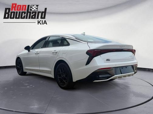 White 2025 Kia K5 LXS