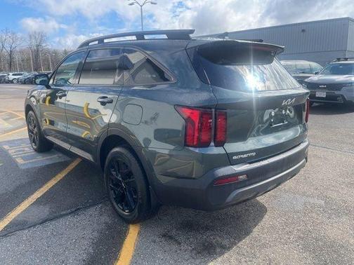 Green 2023 Kia Sorento X-Line S