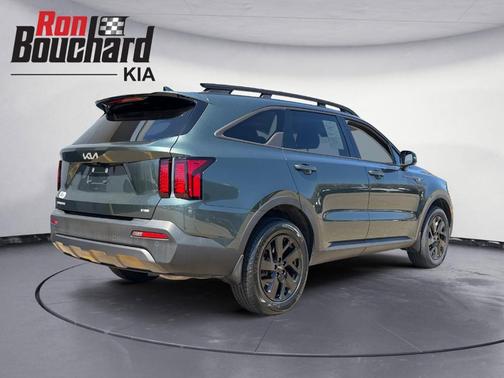 Green 2023 Kia Sorento X-Line S