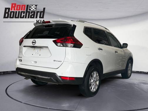 White 2019 Nissan Rogue SV