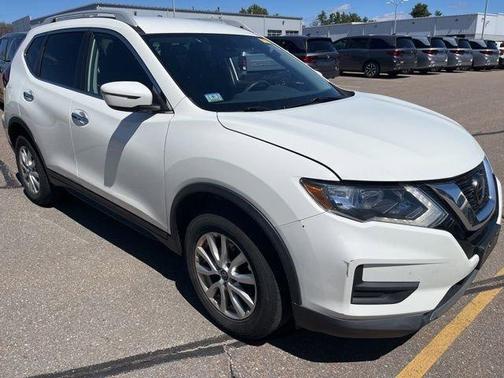 White 2019 Nissan Rogue SV
