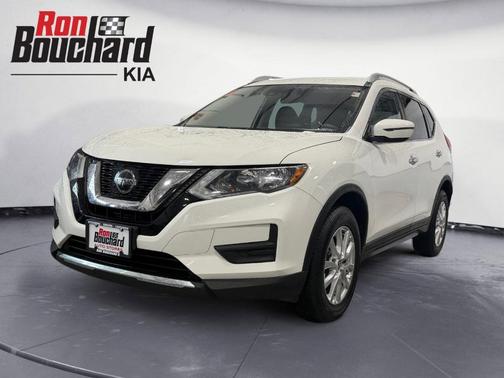 White 2019 Nissan Rogue SV