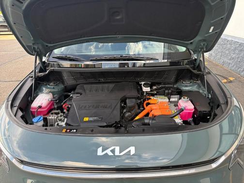 2023 Kia Niro SX Touring