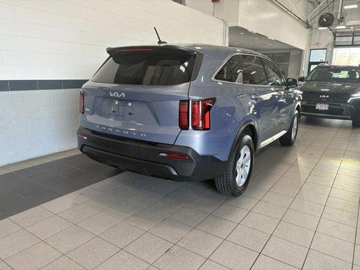 2022 Kia Sorento LX