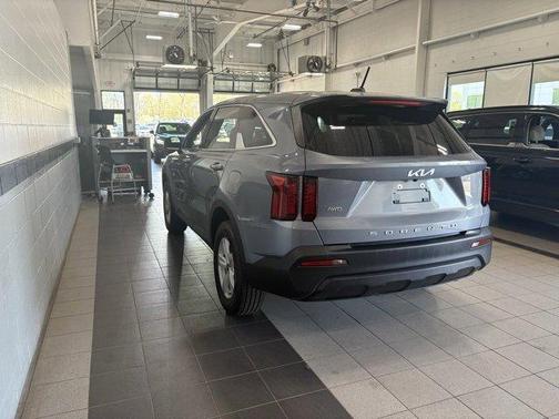 2022 Kia Sorento LX