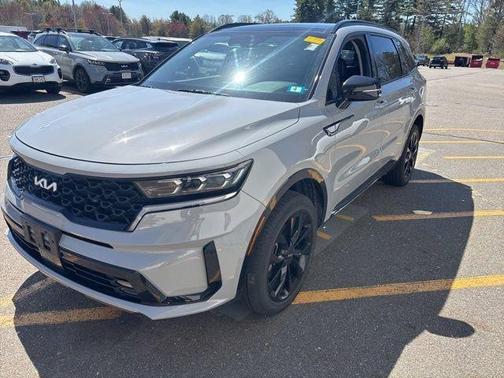Gray 2023 Kia Sorento SX