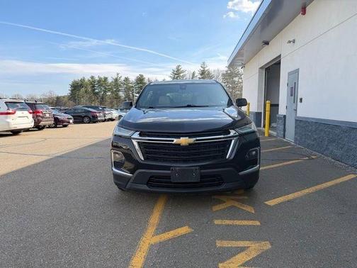 Black 2022 Chevrolet Traverse LS
