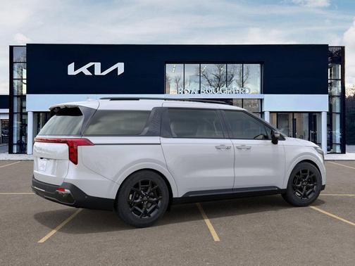 2025 Kia Carnival SX