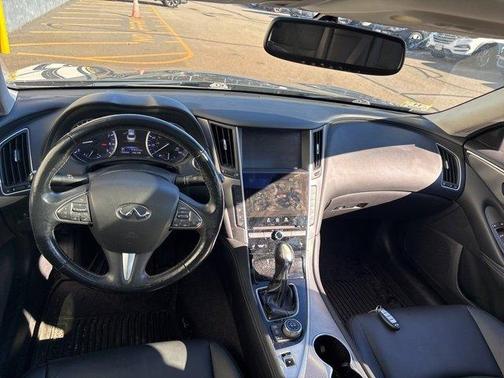 2015 INFINITI Q50 Premium