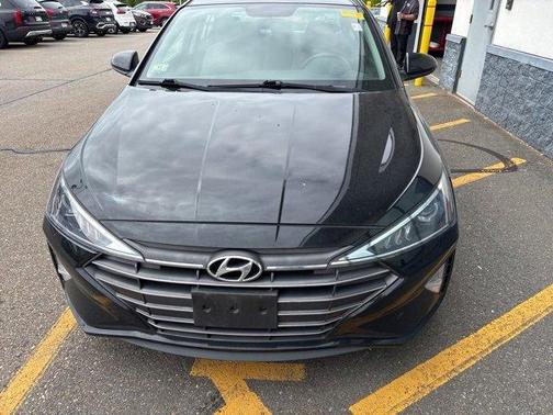 2019 Hyundai ELANTRA SE